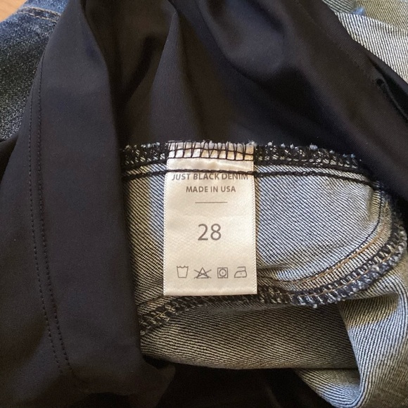 Just Black Denim Slightly Distressed Stretchy Jean Shorts, Size 28 - Picture 4 of 5